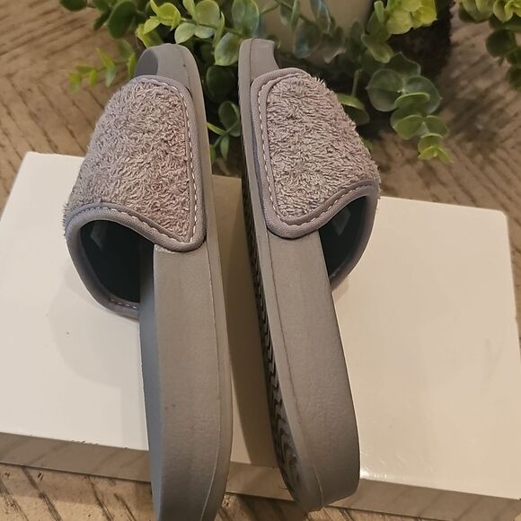 Reebok Kids Soft Gray Slide Sandals Size 13 - Picture 4 of 7